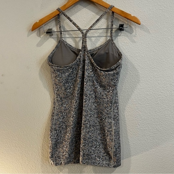 Lululemon size 6 Power Y Tank *Luon
Petite Fleur Silver Spoon racer back - Picture 6 of 7
